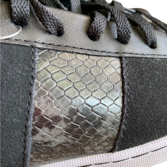 New Clarks collection Women Black leather sneakers ultimate comfort size 7&6 - Picture 5 of 6